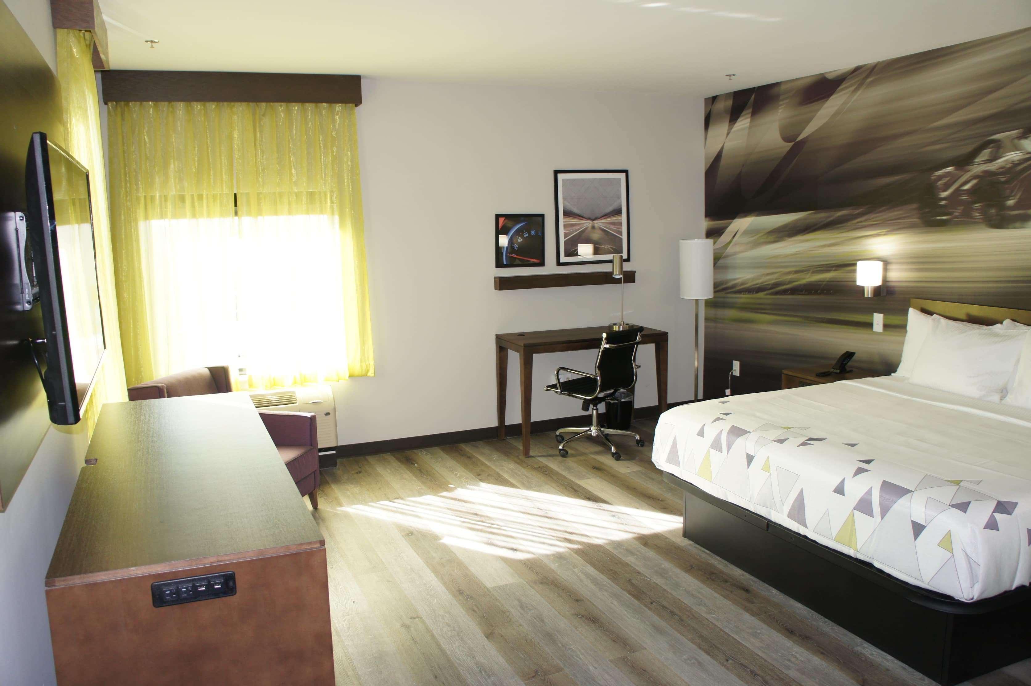 La Quinta Inn & Suites By Wyndham Braselton Extérieur photo