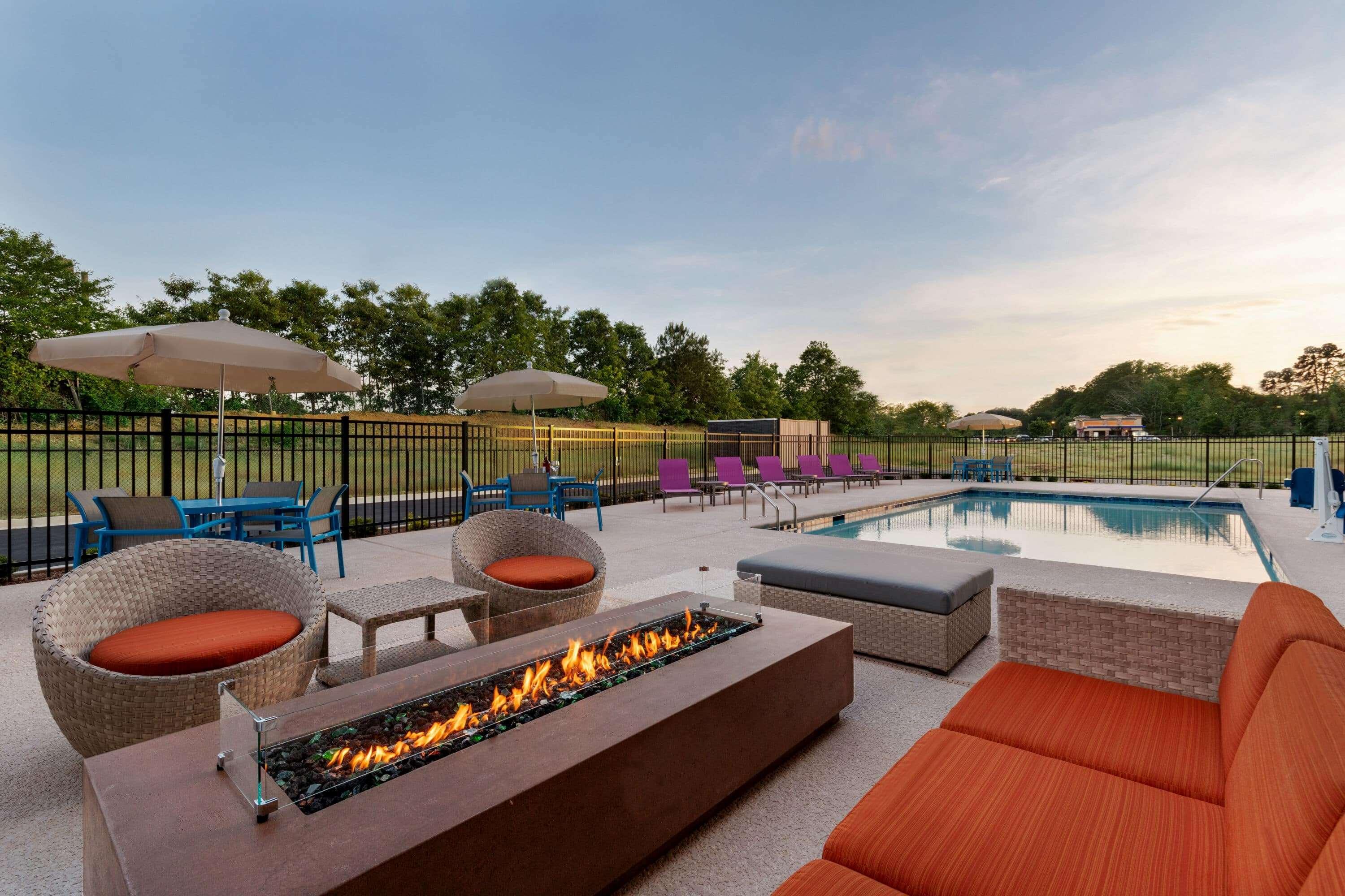 La Quinta Inn & Suites By Wyndham Braselton Extérieur photo