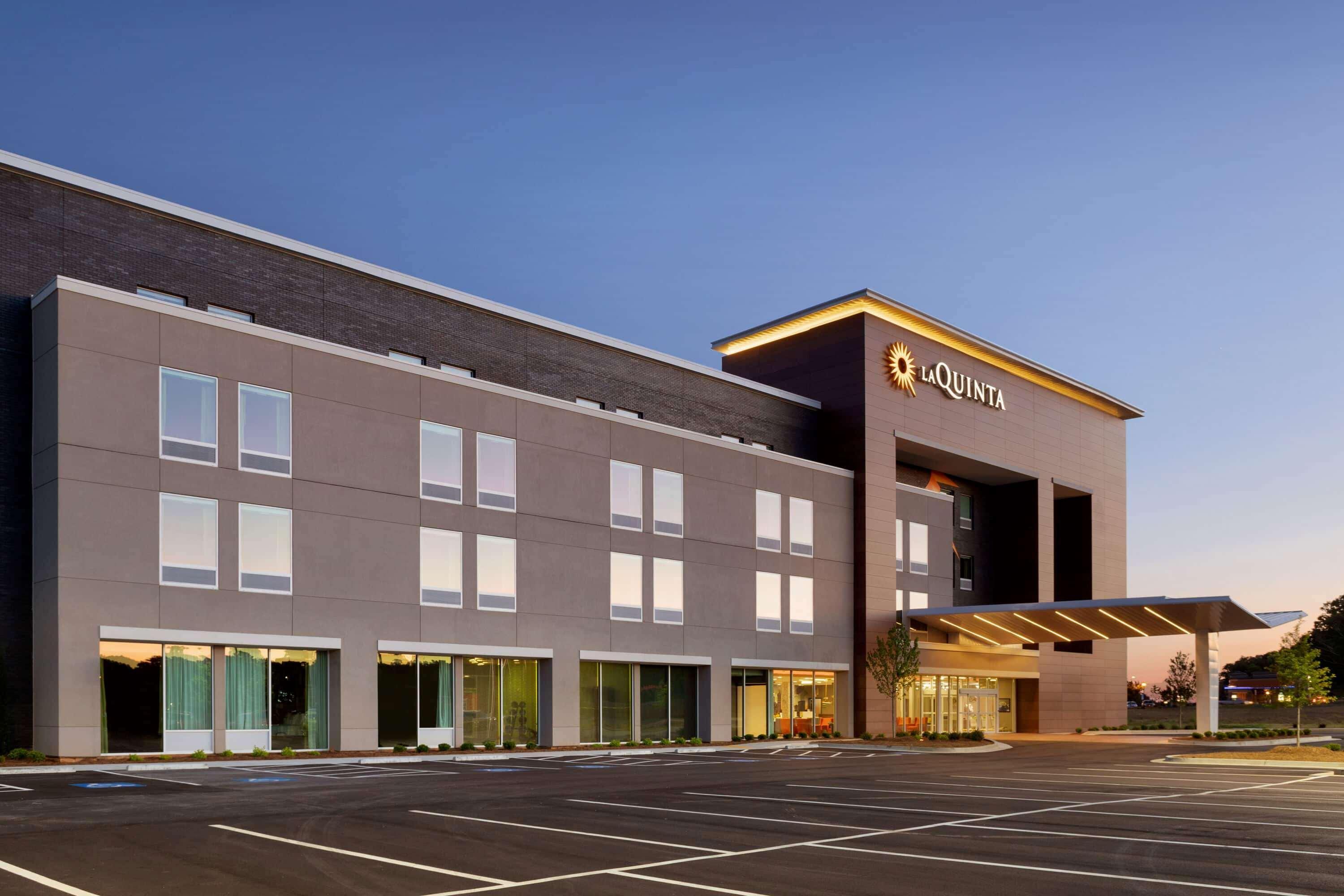 La Quinta Inn & Suites By Wyndham Braselton Extérieur photo