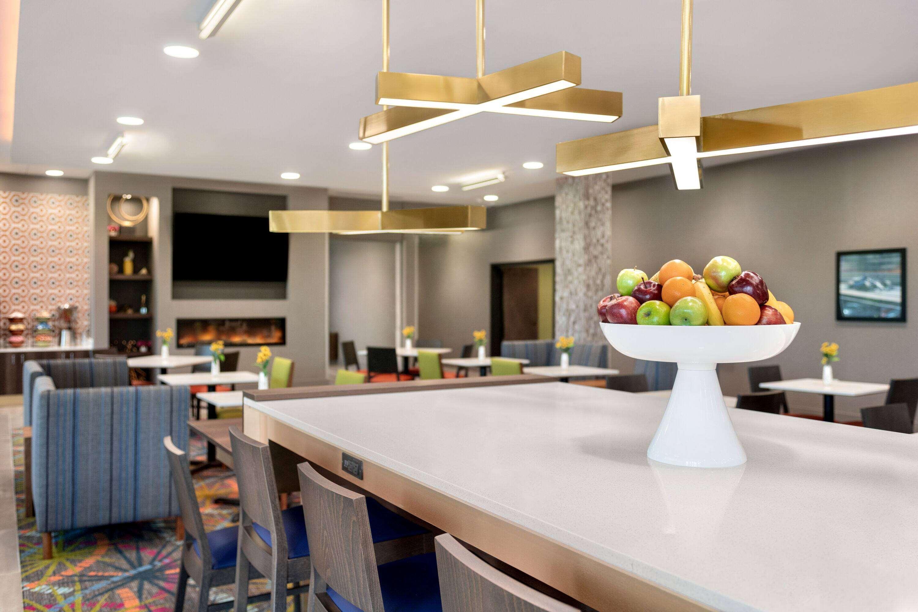 La Quinta Inn & Suites By Wyndham Braselton Extérieur photo