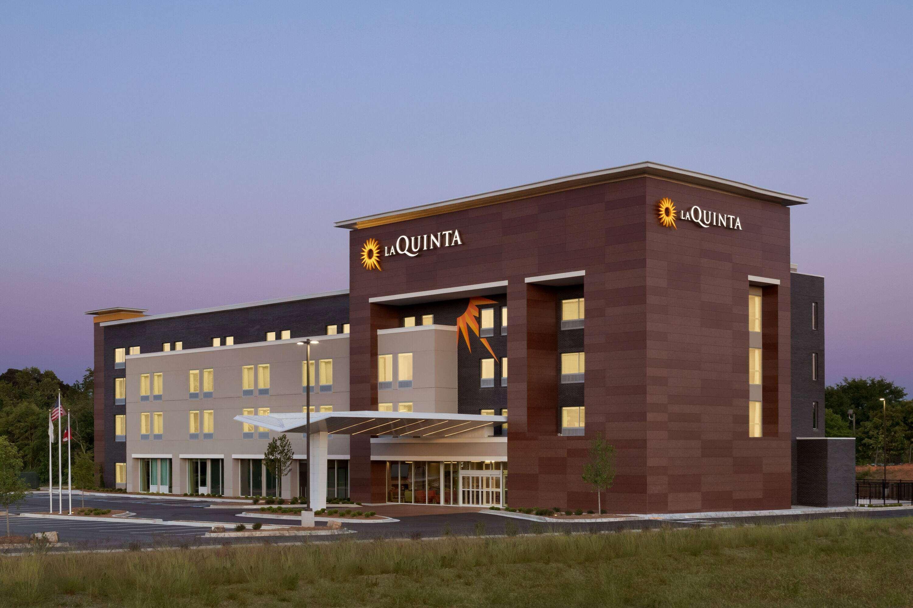 La Quinta Inn & Suites By Wyndham Braselton Extérieur photo
