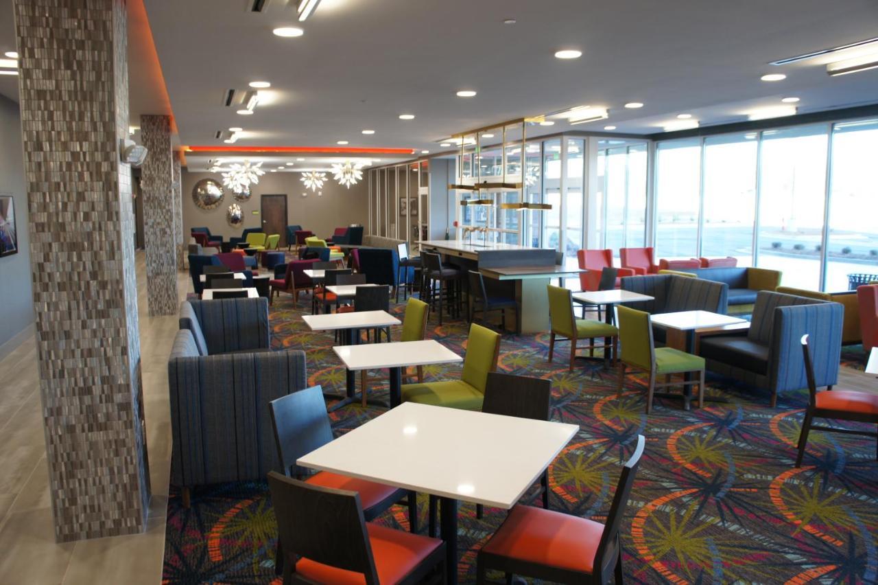 La Quinta Inn & Suites By Wyndham Braselton Extérieur photo
