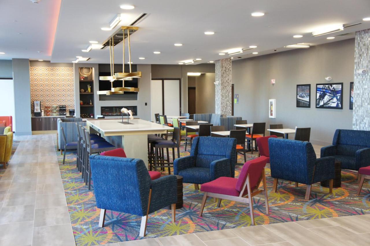 La Quinta Inn & Suites By Wyndham Braselton Extérieur photo