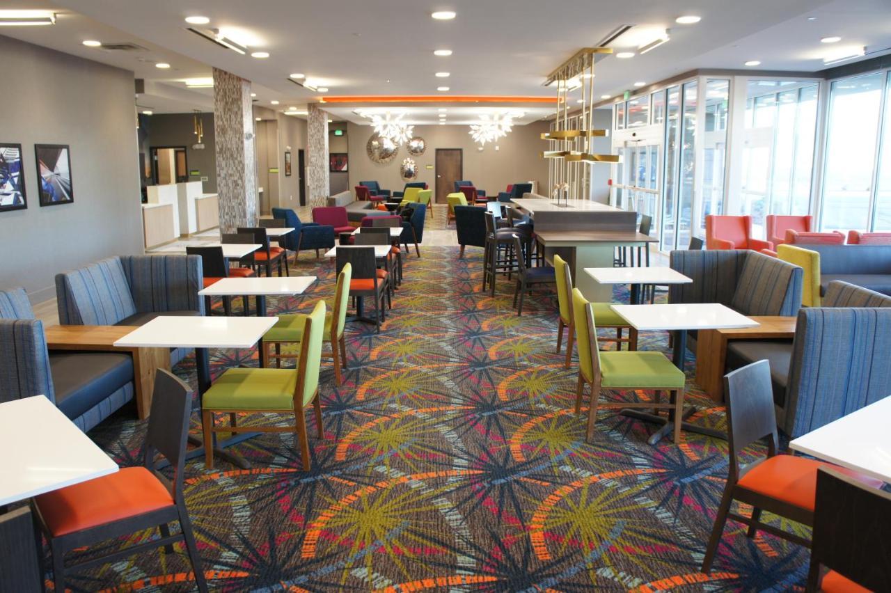La Quinta Inn & Suites By Wyndham Braselton Extérieur photo
