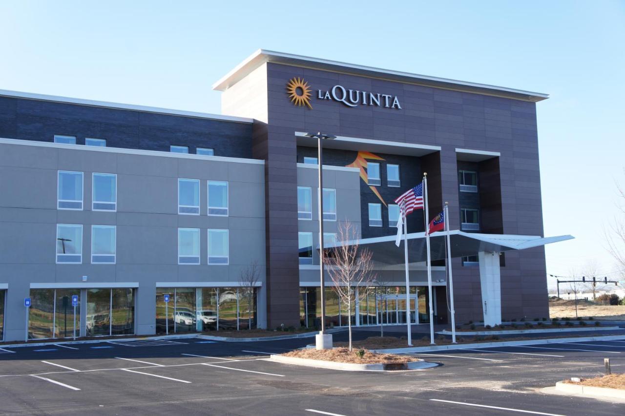 La Quinta Inn & Suites By Wyndham Braselton Extérieur photo