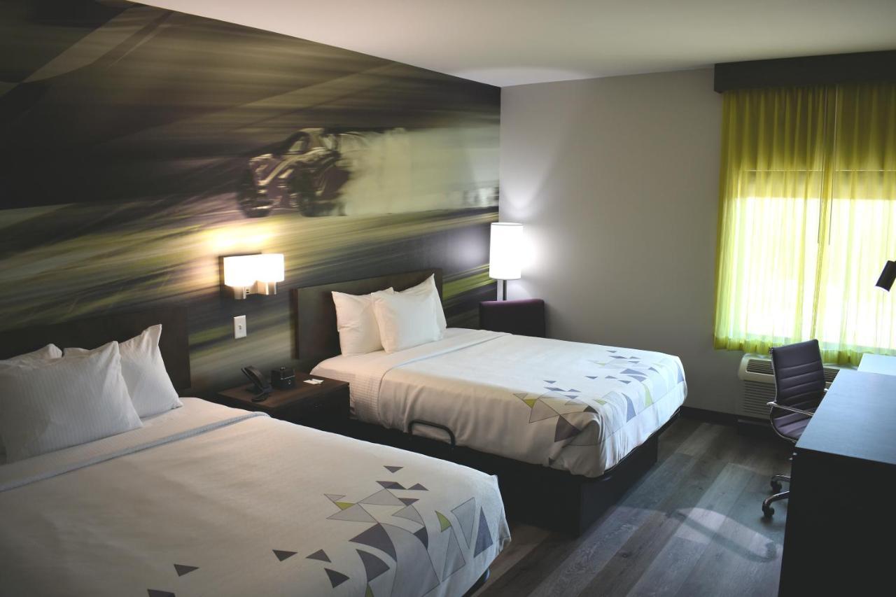 La Quinta Inn & Suites By Wyndham Braselton Extérieur photo